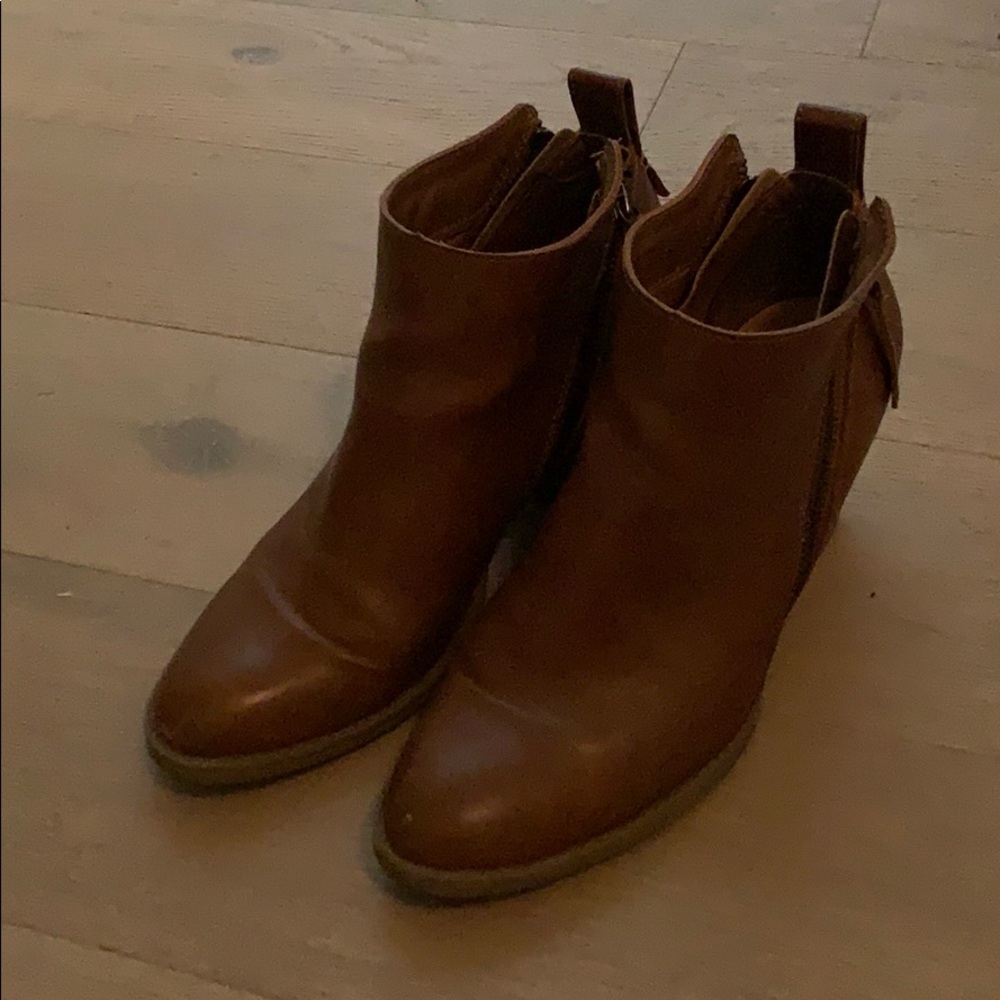 dv double zipper heeled bootie